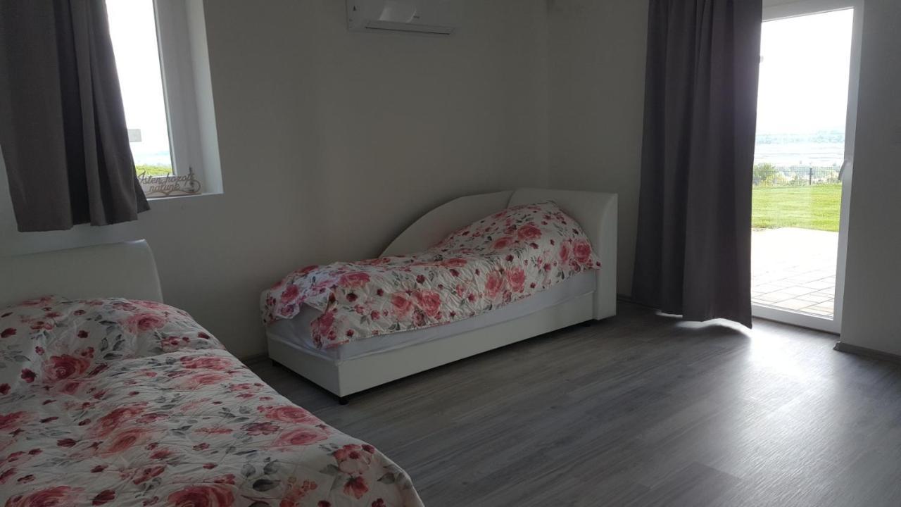 Ferienwohnung Ardo Elmenybirtok Balatonederics Exterior foto