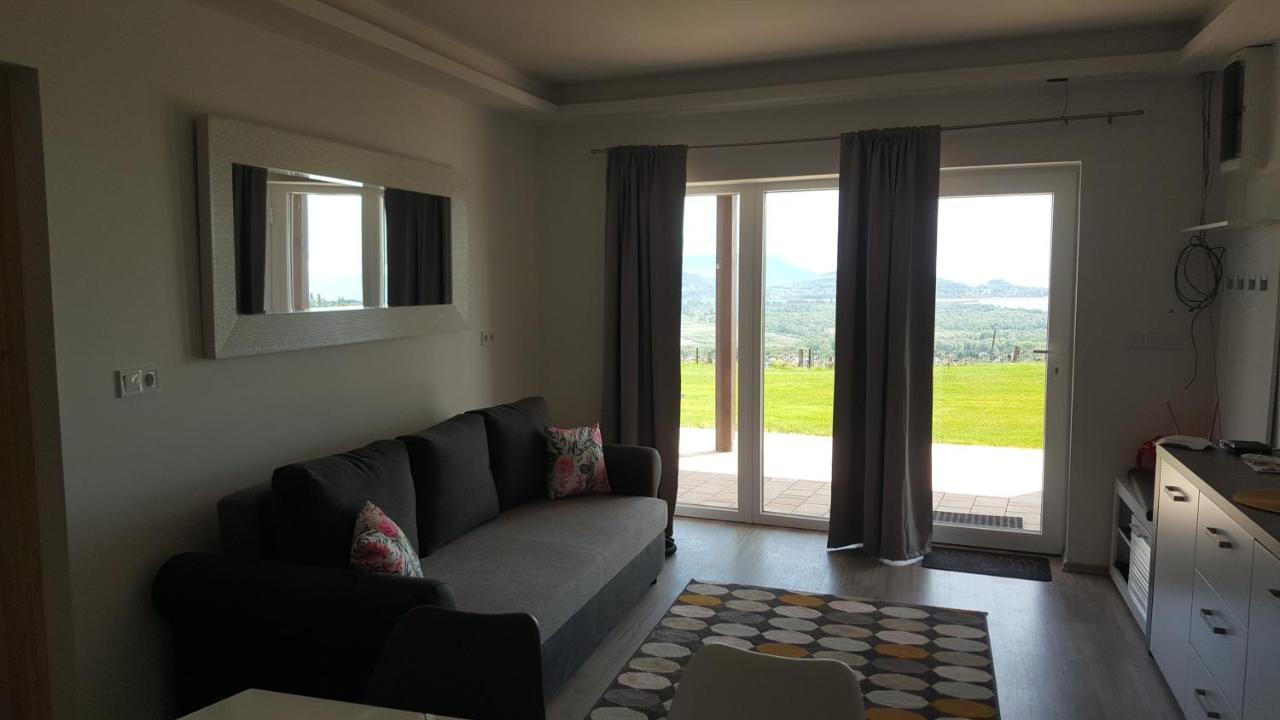 Ferienwohnung Ardo Elmenybirtok Balatonederics Exterior foto
