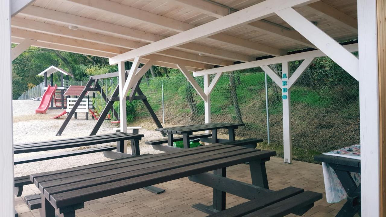 Ferienwohnung Ardo Elmenybirtok Balatonederics Exterior foto
